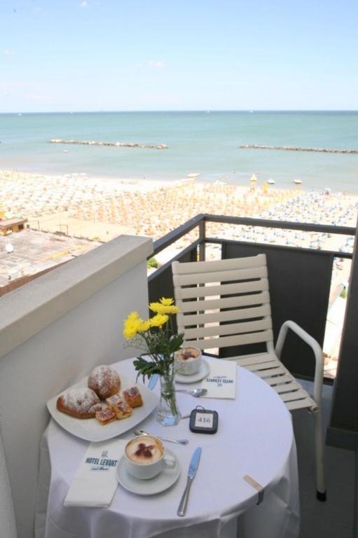Hotel Levante Sul Mare Lido Di Savio Exterior photo